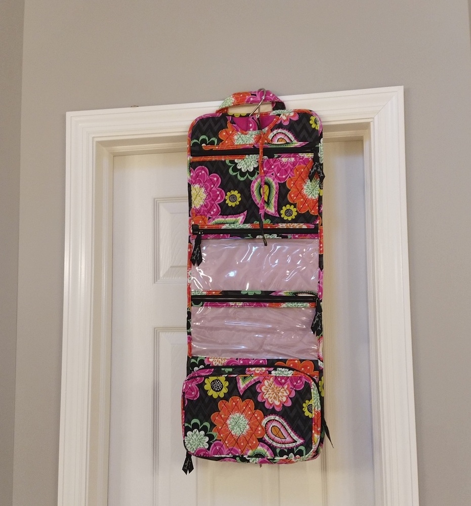 NWT Vera Bradley hanging organizer in Ziggy Zinnia